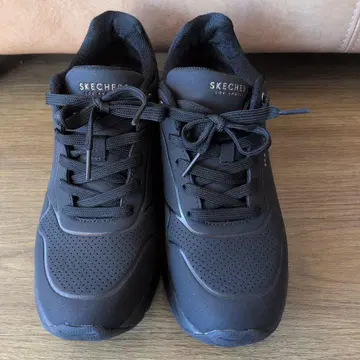 SKECHERS 블랙 스니커즈 에어쿠션