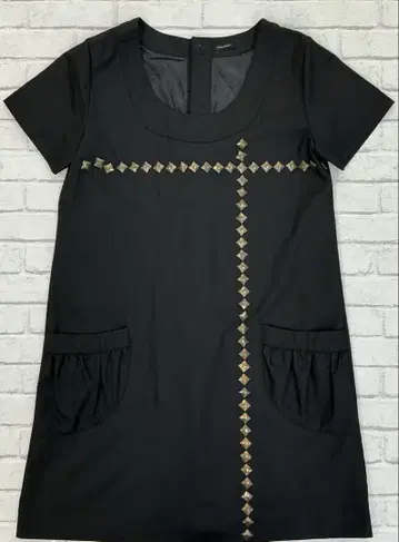 G396 Culture medium 스터드 원피스 블랙
