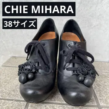 CHIE MIHARA 블랙 가죽 부티, 꽃 장식 포함