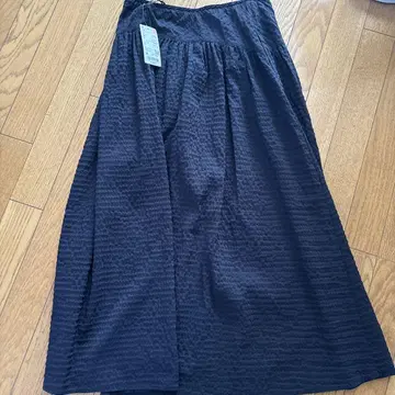 UNIQLO 블랙 스커트 새상품