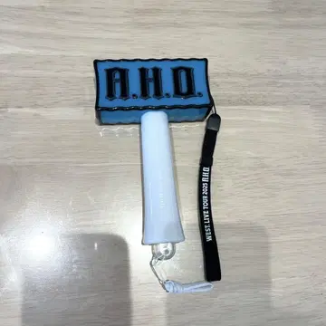 WEST. AHO 응원봉