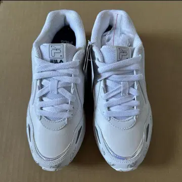 FILA WAVELET OG SHINE BTS 정국 착용 모델 스니커즈