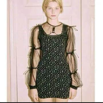 에피누 volume ribbon cropped blouse