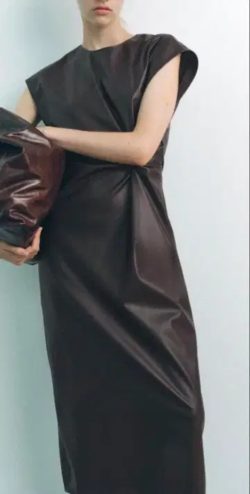 [새상품] ZARA (자라), 숏 슬리브 롱 원피스, 인조 가죽, L