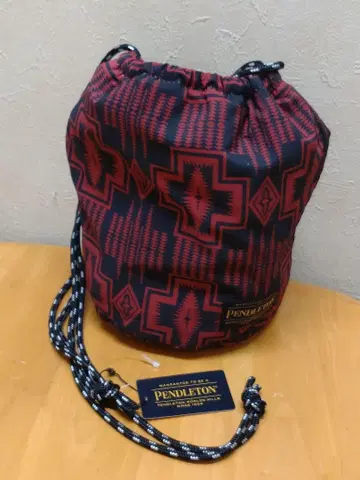 PENDLETON 기하학 패턴 포셰트