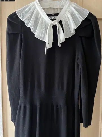 SNIDEL 플리츠 카라 니트 원피스