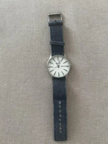 NIXON 데님 스트랩 손목시계