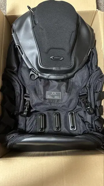 Oakley Kitchen Sink 블랙 백팩