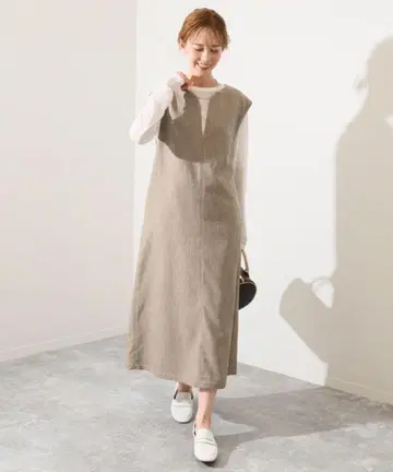 새상품급 슬로브 이에나 PE 헤링본 키넥 원피스 be