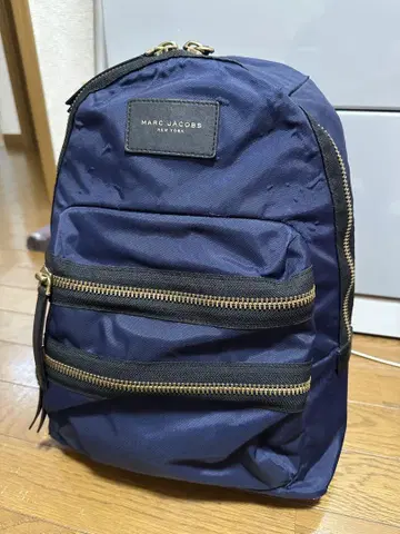 MARC JACOBS 네이비 백팩