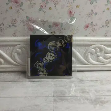 자신을 너무나 사랑하는 못치 아크릴 키링
