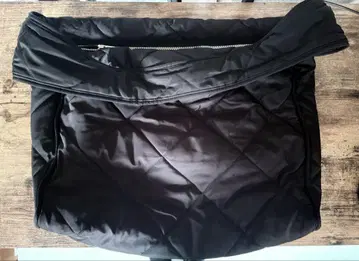 [ COS ] OVERSIZED QUILTED BAG