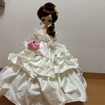웨딩 인형 화이트 드레스 꽃다발 포함