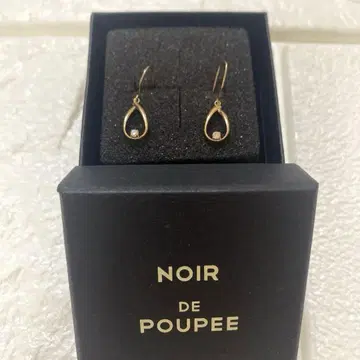 NOIR DE POUPEE 드롭형 귀걸이