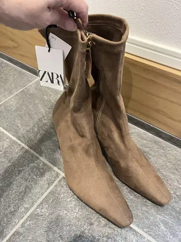 새상품 ZARA 베이지 스웨이드 부티
