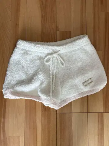 젤라또피케 하프 팬츠