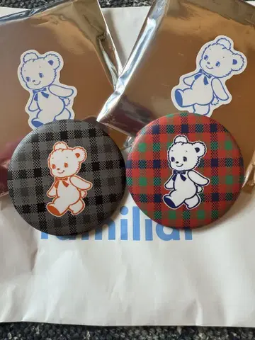 파밀리아 캔뱃지 2개 세트