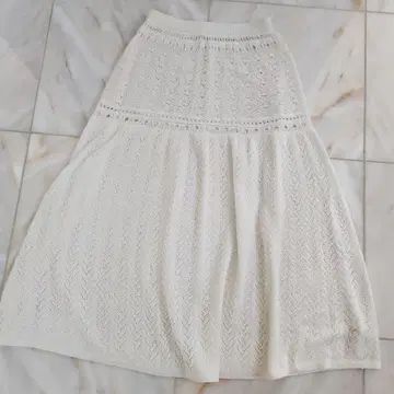 화이트 레이스 롱 스커트