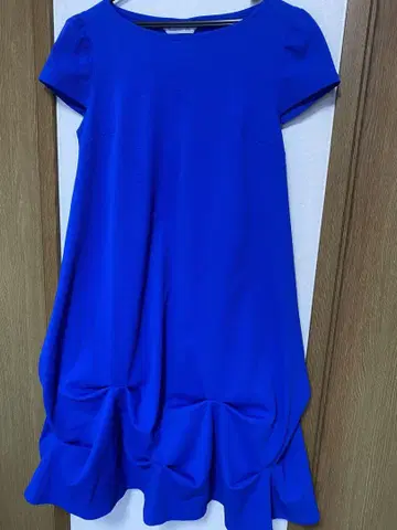 새상품 카프리샤스미 반팔 플레어 슬리브 원피스