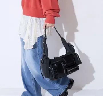 멀티 포켓 원 숄더 BAG 지나시스 미사용 새상품 이번 시즌 신상