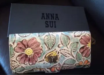 ANNA SUI 플라워 엠보 장지갑