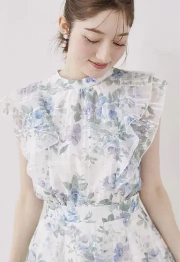 택 포함 새상품 토코 클로젯 가든 로즈 시어 체크 프릴 블라우스