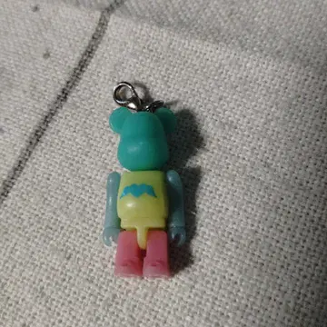 MOS BE@RBRICK 2004 HAPPY Secret