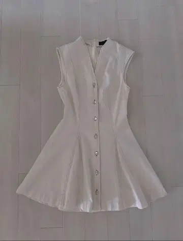 ZARA 화이트 슬리브리스 원피스