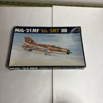 MiG-21 MF/bis/SMT 프라모델 1/48