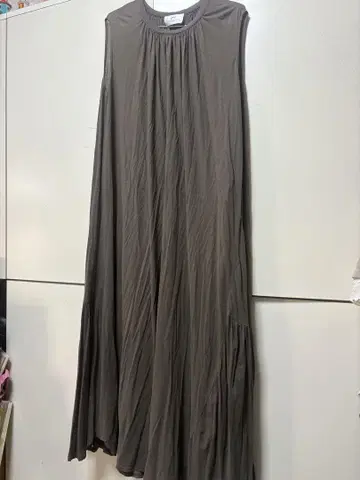 1er 프리미에아롱디스망 셔링 맥시 원피스 새상품급