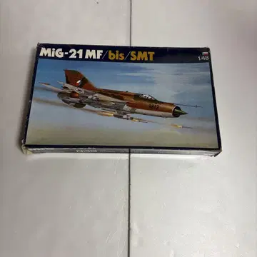 MiG-21 MF/bis/SMT 1/48 모델 키트