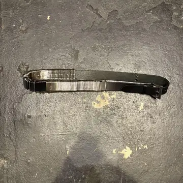 LEATHER PIN BUCKLE BELT