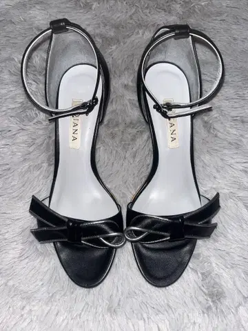 다이애나 블랙 샌들 23cm