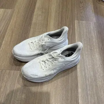 HOKA BONDI 9 화이트 러닝화