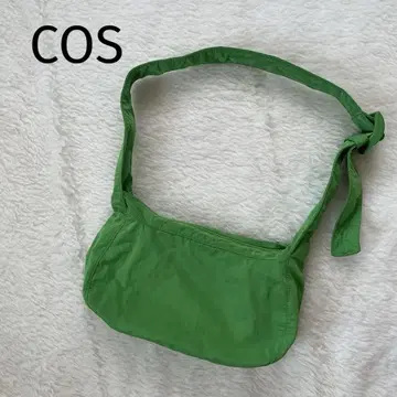COS 코스 나일론 크로스바디백 안장백 그린
