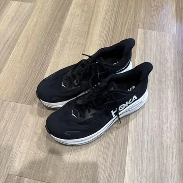 HOKA Clifton 10 러닝화 블랙