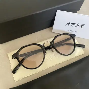 a.d.s.r. 새치모 브라운 렌즈