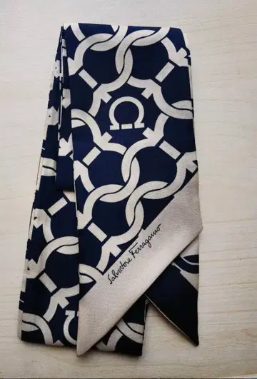 Ferragamo 살바토레 페라가모 간치니 스카프