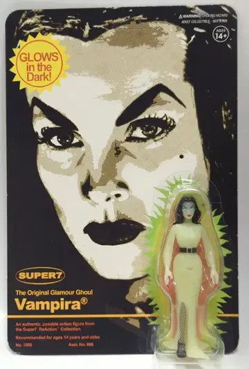 SUPER7 ReACTION VAMPIRA GLOW IN THE DARK