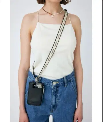 moussy/스마트폰 숄더백 화이트 블랙