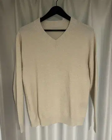 sullen tokyo ivory V neck knit