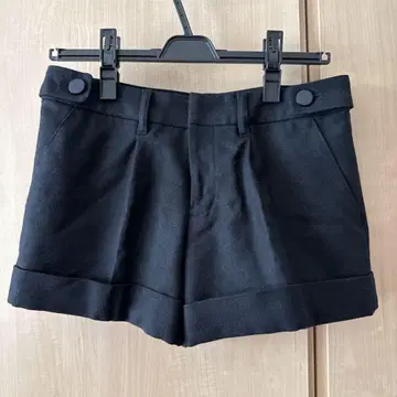 질스튜어트 울 숏팬츠