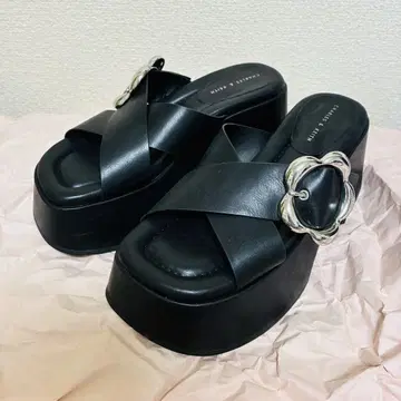 찰스앤키스 통굽 샌들 블랙 23.5cm