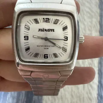 Nixon 손목시계