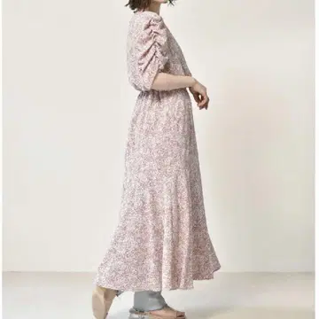 RETRO GIRL 꽃무늬 파워숄더 머메이드 원피스