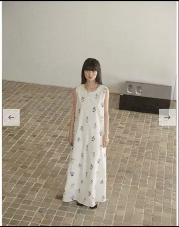 dium Flower embroidery one piece T 원피스