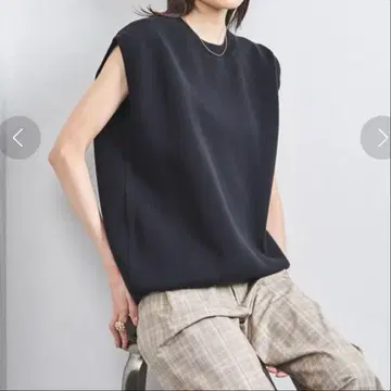 새상품급 UNITED ARROWS 슬리브리스 스웨트 썸머 니트 BLK