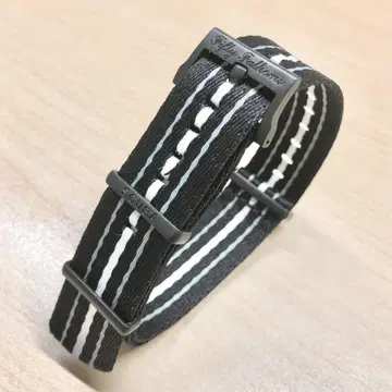 새상품 스와치 x 플랜빵 블랙 nato 벨트 22mm