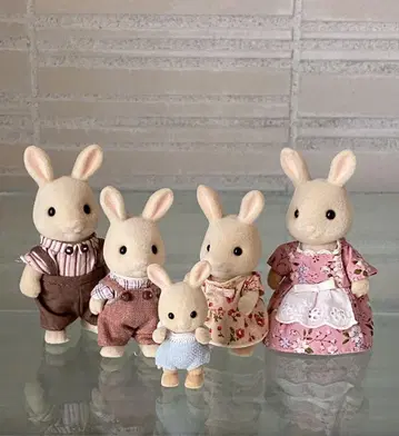 실바니안 패밀리 초기 밀크토끼 패밀리 단종