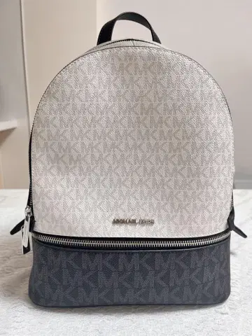 MICHAEL KORS 로고 프린트 백팩